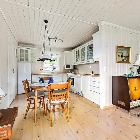10 Person In Kalvag-by Traum Kalvåg