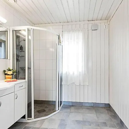 10 Person In Kalvag-by Traum *