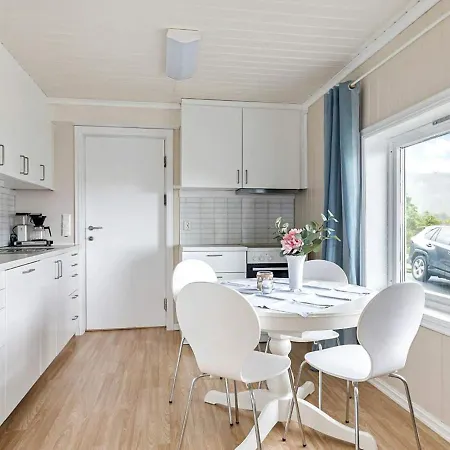 10 Person In Kalvag-by Traum *